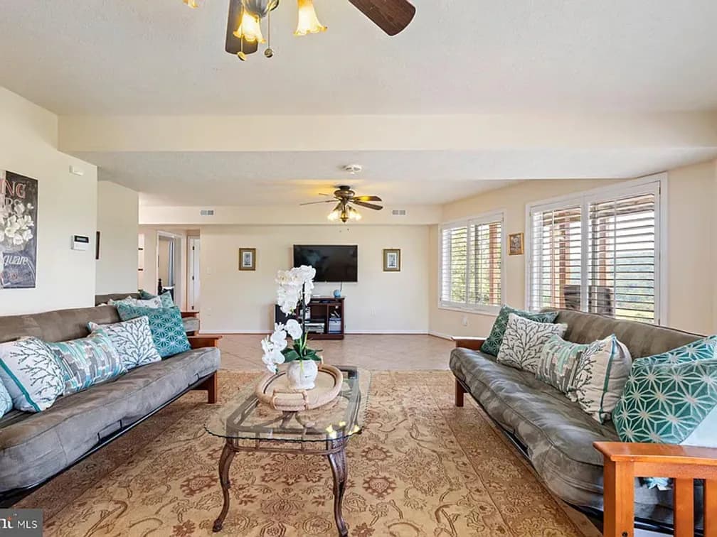 Front Royal 13 Acre Chalet Downsizing Online Auction — auction photograph 9