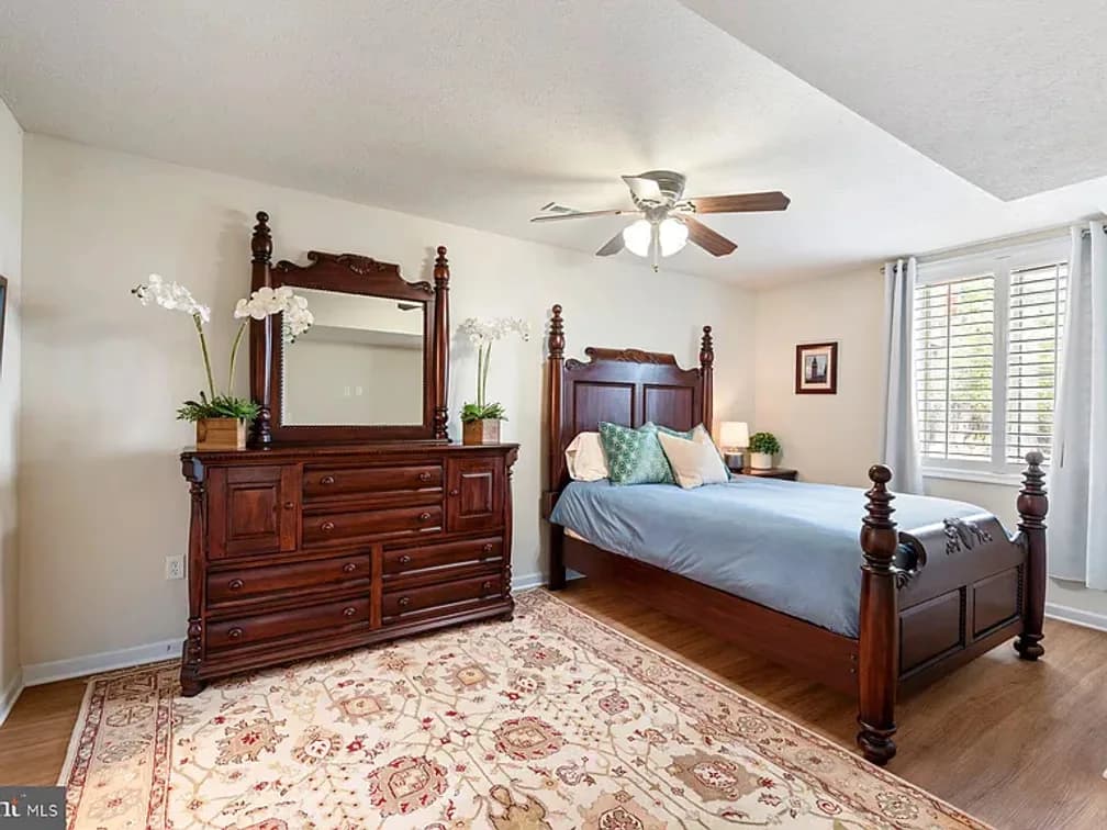 Front Royal 13 Acre Chalet Downsizing Online Auction — auction photograph 10
