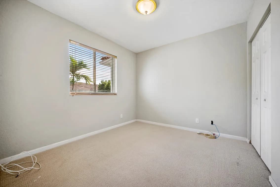 Thousand Oaks Townhouse Riviera Beach, Online Auction, Palm Beach County — auction photograph 23