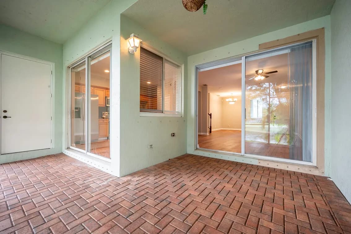 Thousand Oaks Townhouse Riviera Beach, Online Auction, Palm Beach County — auction photograph 30