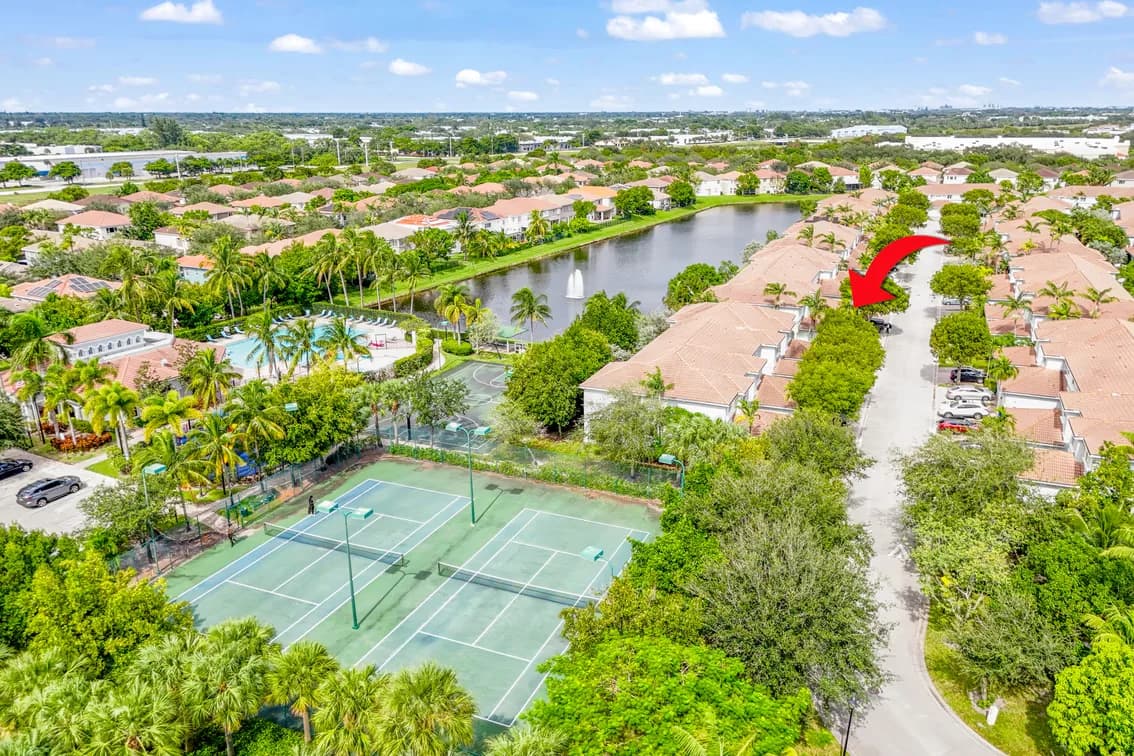 Thousand Oaks Townhouse Riviera Beach, Online Auction, Palm Beach County — auction photograph 35