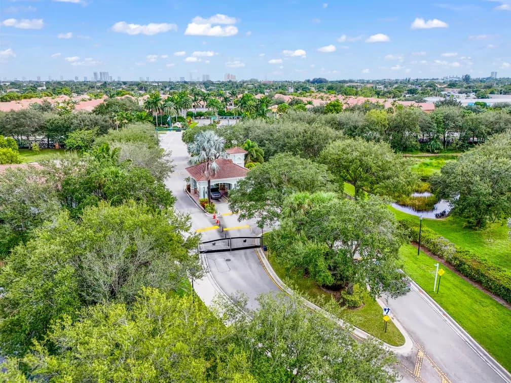 Thousand Oaks Townhouse Riviera Beach, Online Auction, Palm Beach County — auction photograph 38