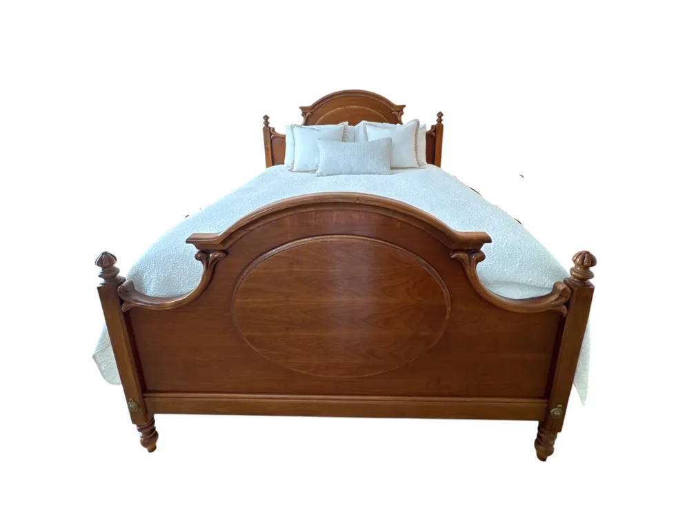Refined Living, Online Auction- Downsizing in Leesburg — auction photograph 3
