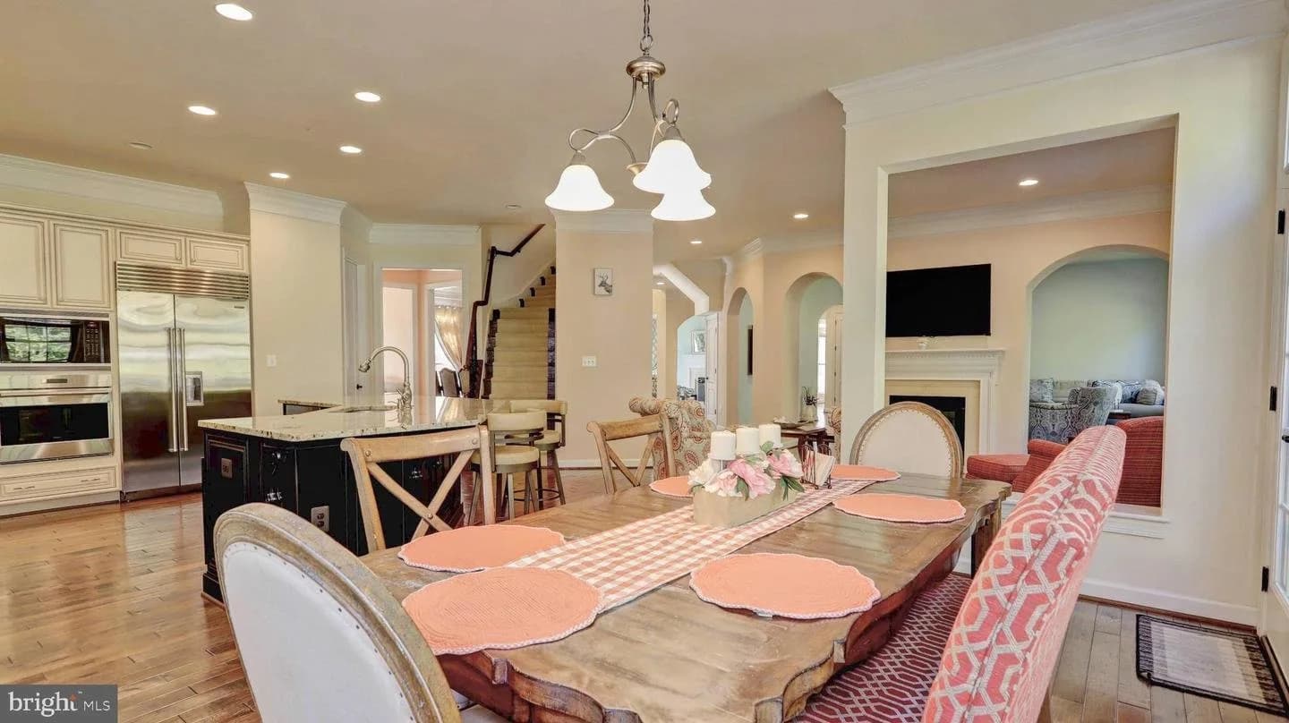 Vienna Maymont Mansion, Online Auction — auction photograph 5