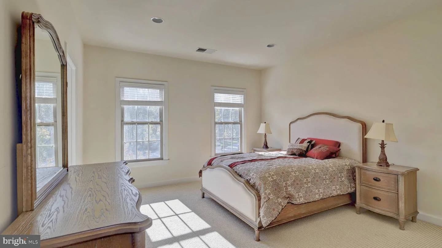 Vienna Maymont Mansion, Online Auction — auction photograph 10