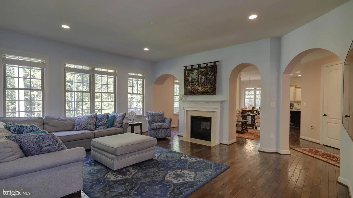 Vienna Maymont Mansion, Online Auction — auction photograph 14
