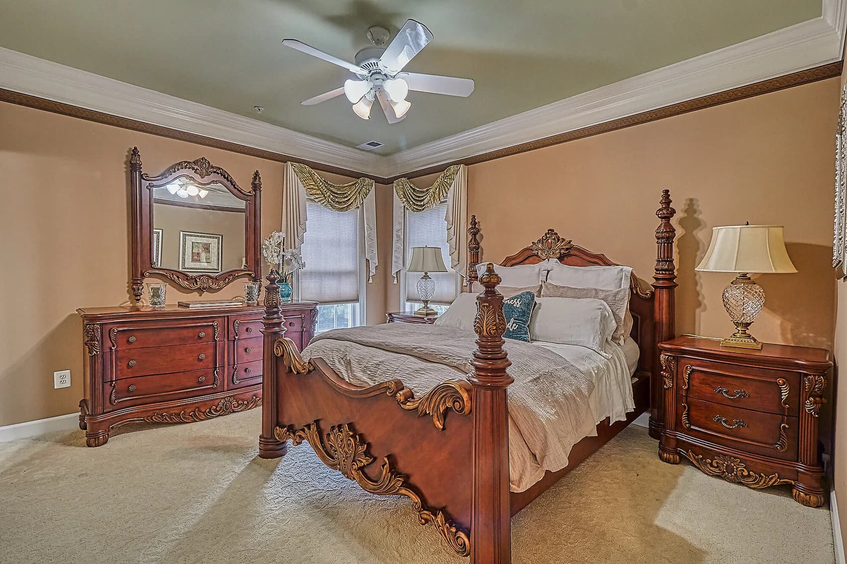 Loudoun Mansion Online Downsizing Auction — auction photograph 8