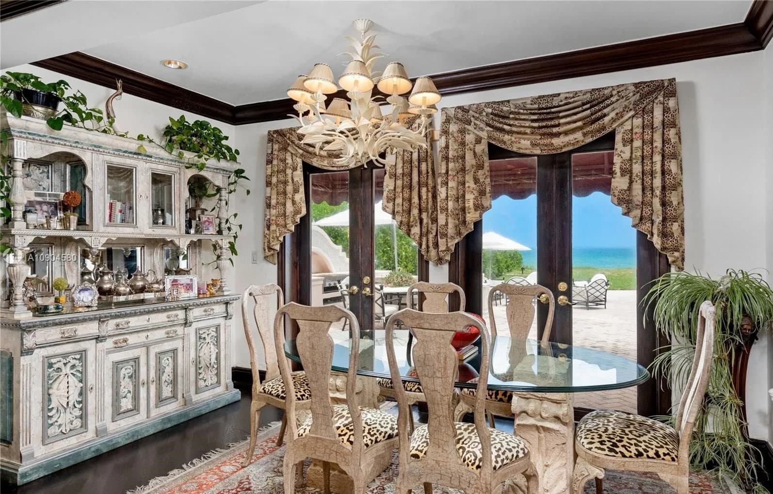 $23 Million Golden Beach Mansion, Downsizing Auction — auction photograph 4
