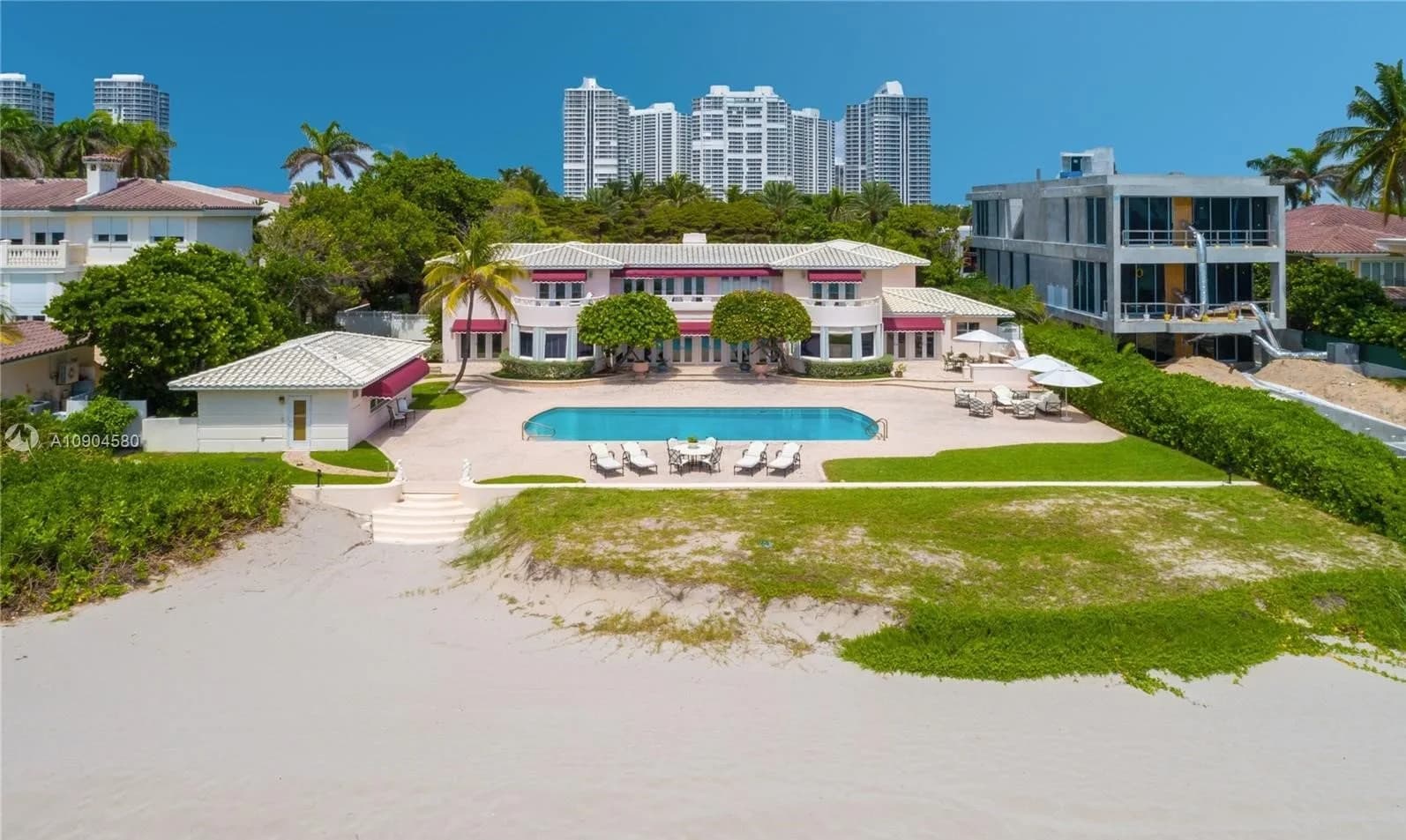 $23 Million Golden Beach Mansion, Downsizing Auction — auction photograph 9