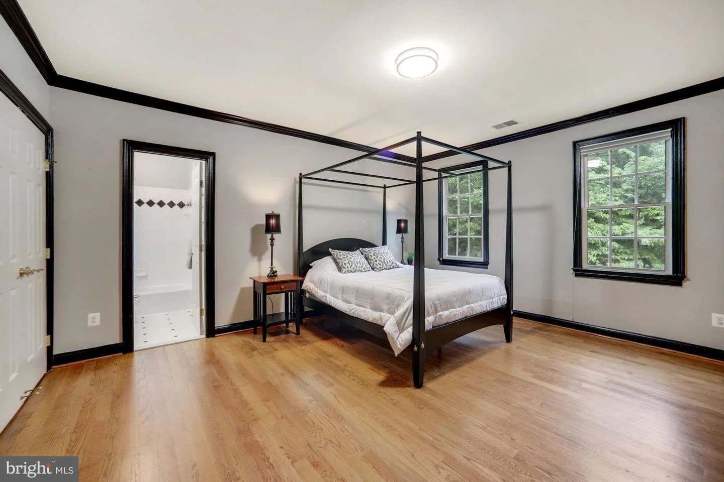 $2.7 Million McLean Mansion Downsizing Online Auction — auction photograph 6