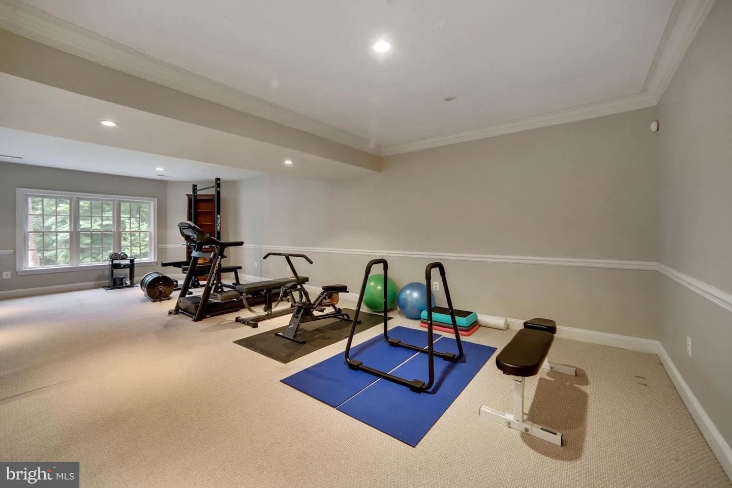 $2.7 Million McLean Mansion Downsizing Online Auction — auction photograph 11