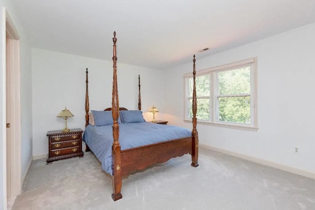 Shadowalk Manor Downsizing, Online Auction — auction photograph 14