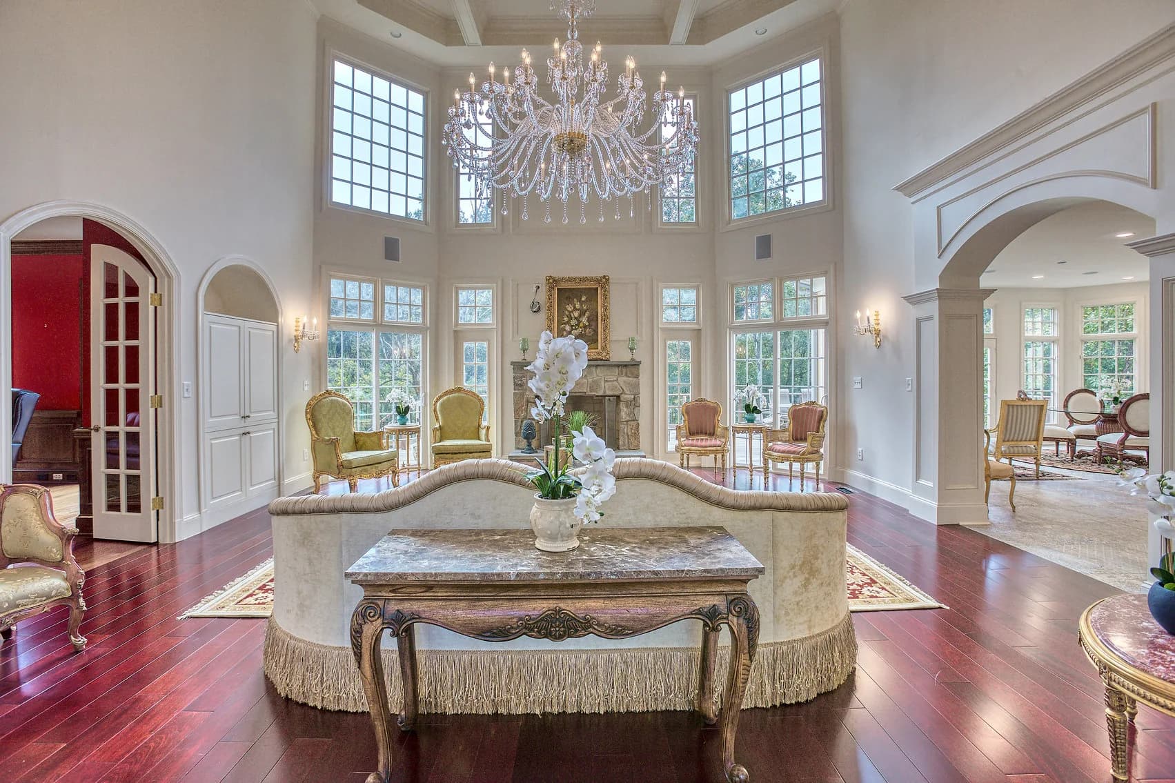Potomac REAL ESTATE Online Auction, Palatine Manor — auction photograph 5