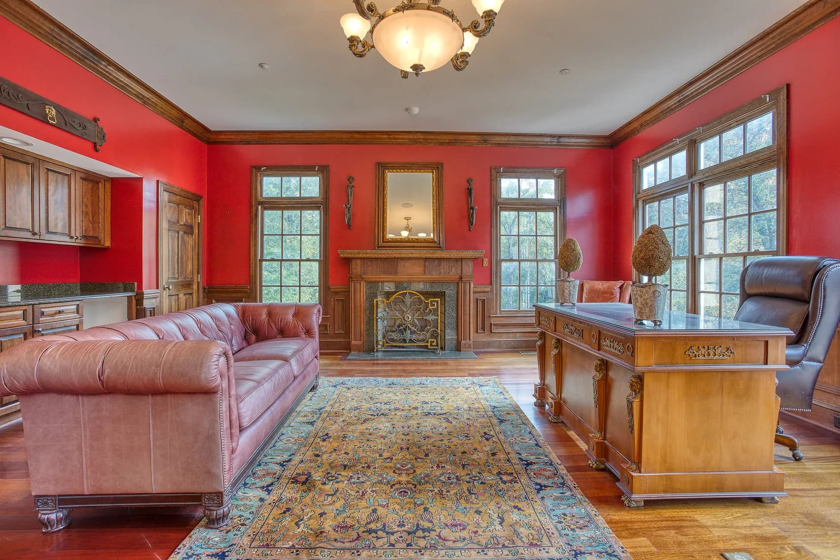 Potomac REAL ESTATE Online Auction, Palatine Manor — auction photograph 7